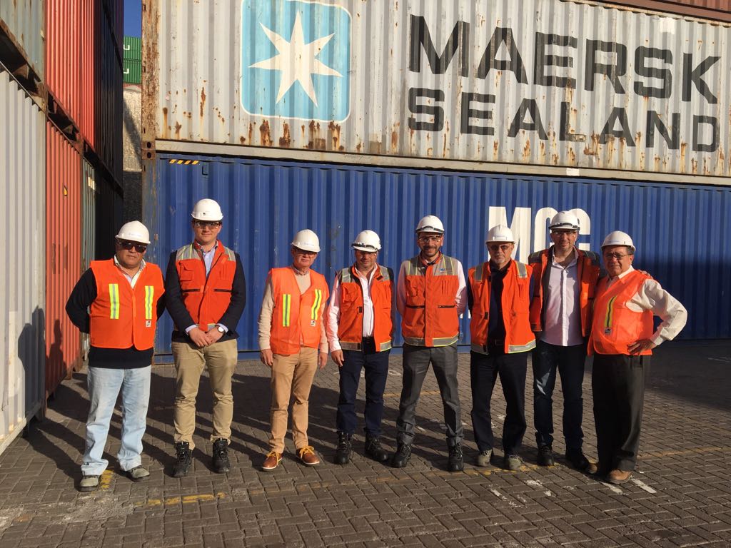 Puerto Angamos inició este mes la descarga de 2.800 contenedores para proyecto de energía solar en Argentina