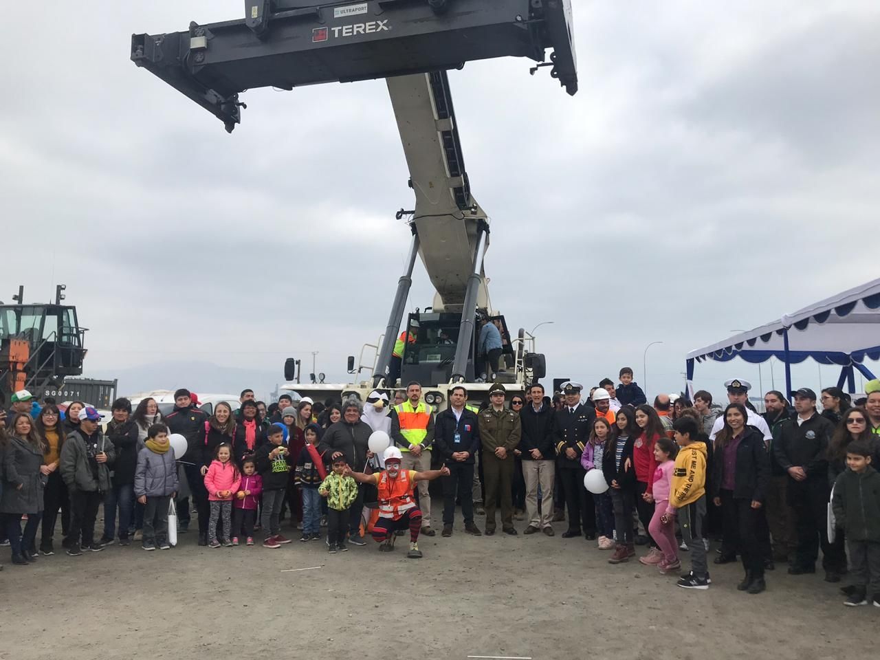 Puerto Angamos realizó una nueva versión de la Expo Seguridad y Medioambiente para la comunidad de Mejillones