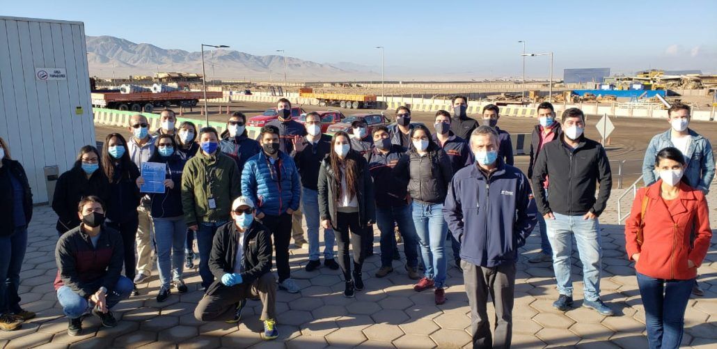 Voluntarios entregaron cajas de alimentos a familias de Antofagasta